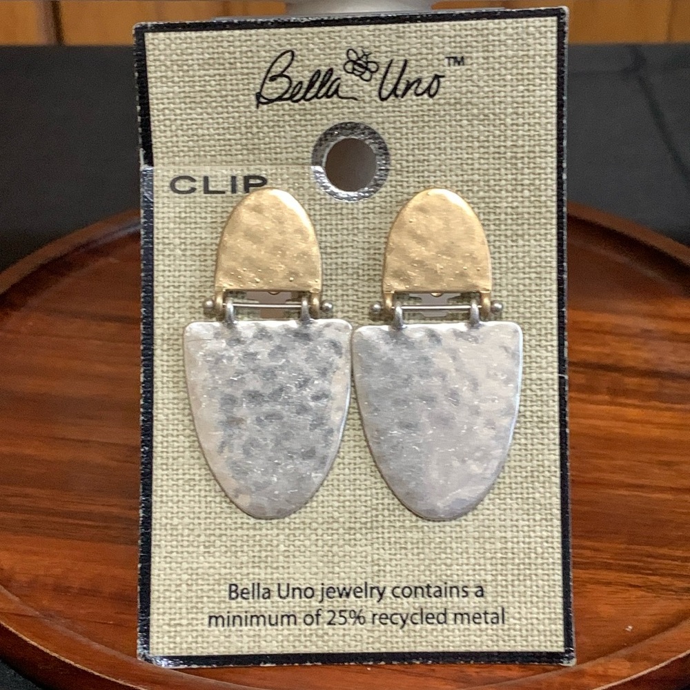NWT Bella Uno two tone hammered earrings-Clip on